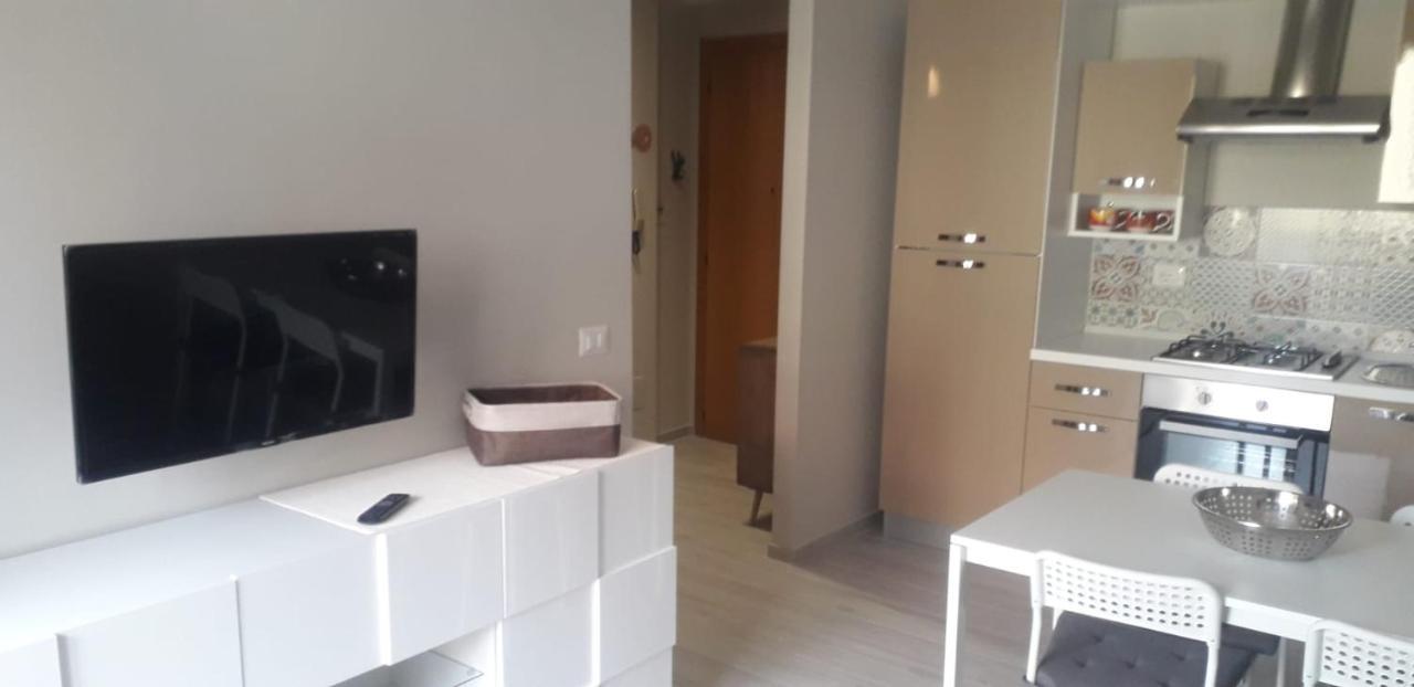 Ferienwohnung Ad Un Passo Dal Mare Porto SantʼElpidio Exterior foto