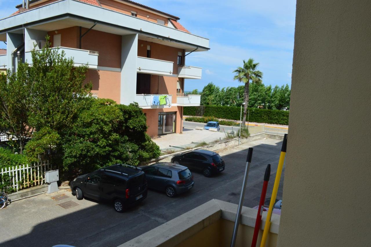 Ferienwohnung Ad Un Passo Dal Mare Porto SantʼElpidio Exterior foto